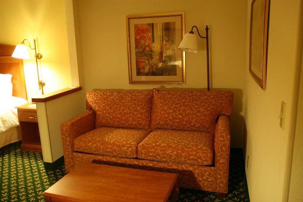 Hampton Inn Minneapolis-Бърнсвил Стая снимка