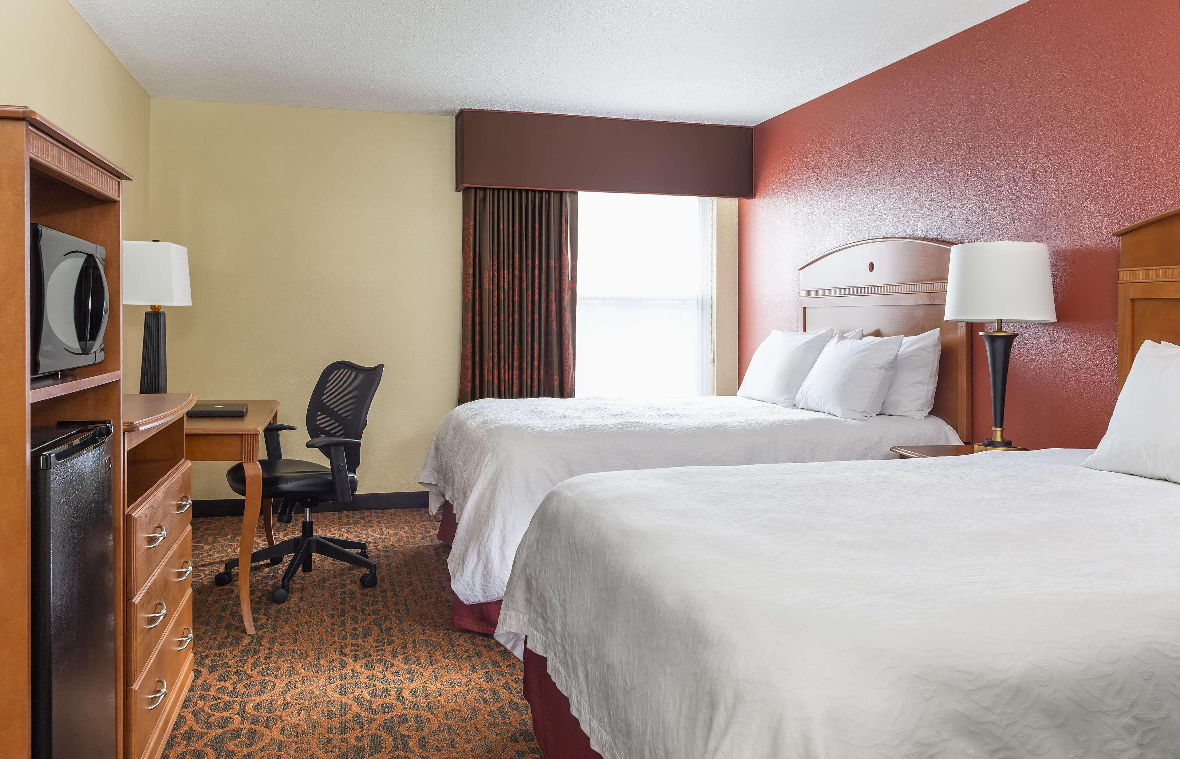Hampton Inn Minneapolis-Бърнсвил Екстериор снимка