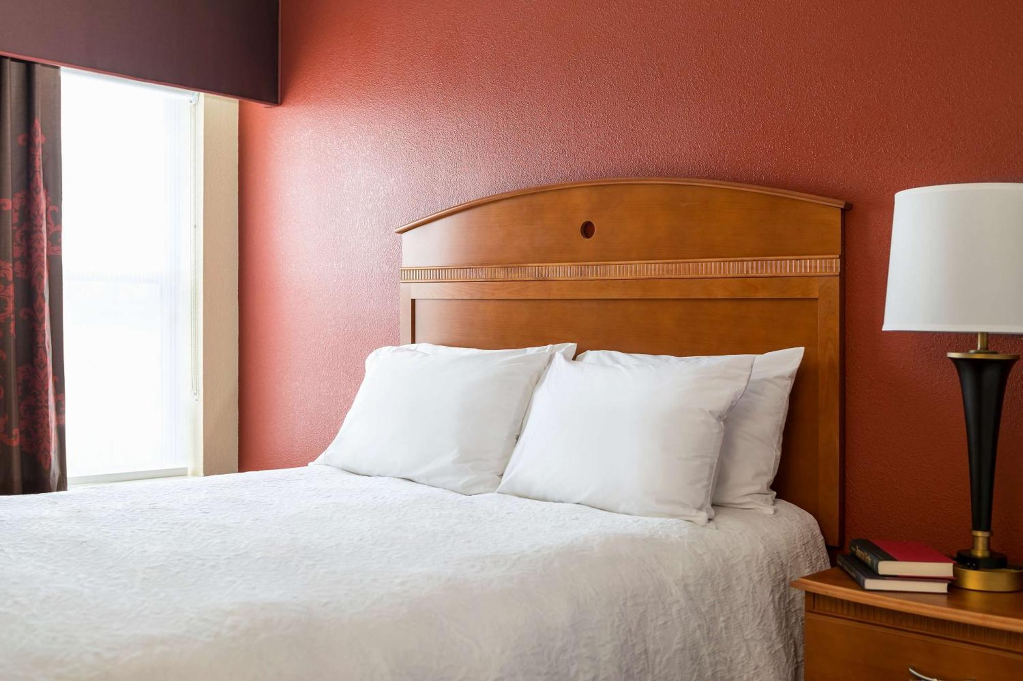 Hampton Inn Minneapolis-Бърнсвил Екстериор снимка