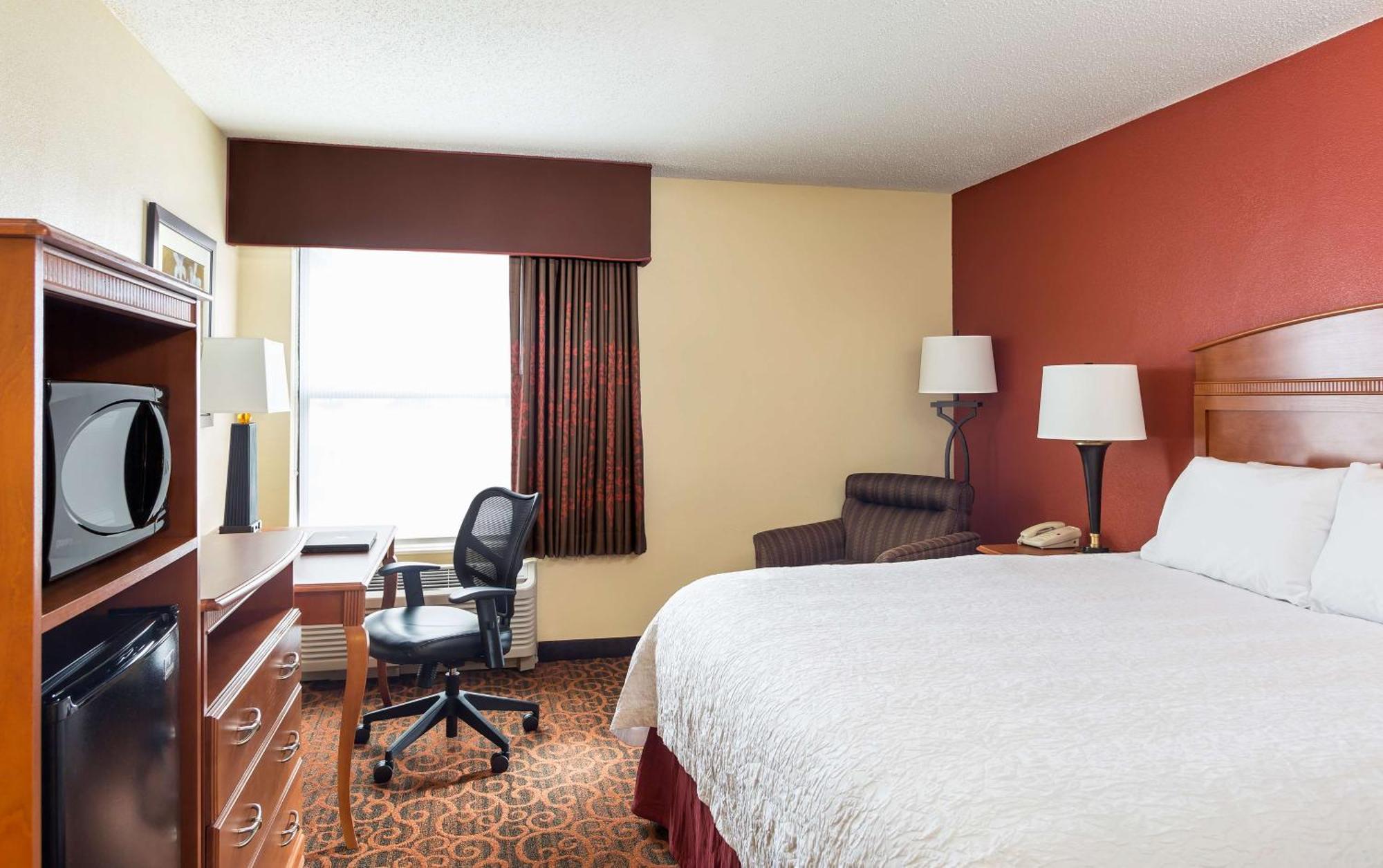 Hampton Inn Minneapolis-Бърнсвил Екстериор снимка