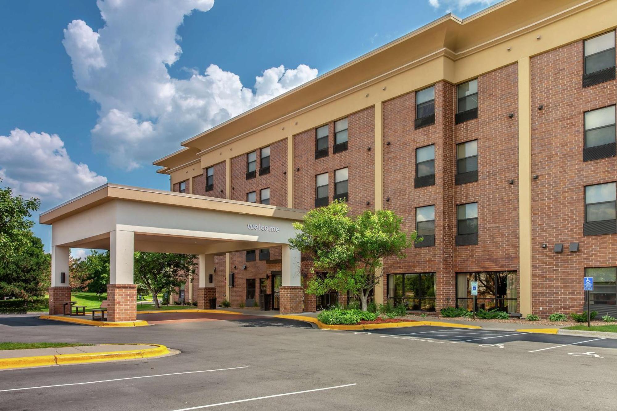 Hampton Inn Minneapolis-Бърнсвил Екстериор снимка